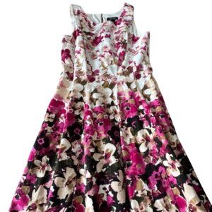 Floral sleeveless dress with flared bottom, size 8